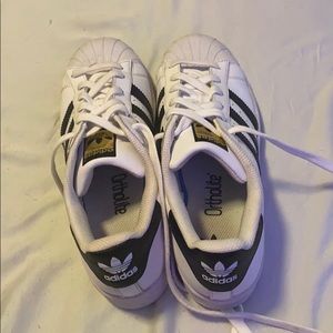 white adidas superstars